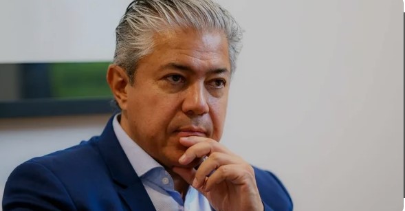 Rolando Figueroa convierte los planes en becas educativas y programas de&nbsp;empleo